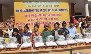 Hỗ trợ thiết thực cho người dân vùng thiên tai, người già, phụ nữ
