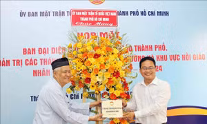 Chúc mừng đại diện cộng đồng Hồi giáo nhân tháng lễ Ramadan 2024