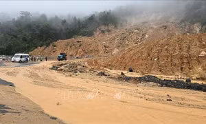 Mưa lũ gây nhiều thiệt hại tại miền Trung - Tây Nguyên