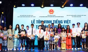 Tôn vinh tiếng Việt tại CH Séc