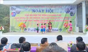 Đồng bào dân tộc Mông ở vùng cao Sơn La vui đón Tết truyền thống