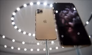 Vì sao giá smartphone luôn tăng mà không giảm?