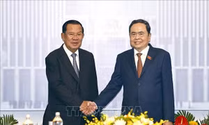 Chủ tịch Quốc hội Trần Thanh Mẫn hội kiến Chủ tịch Đảng Nhân dân Campuchia Hun Sen