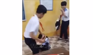 Xác minh, làm rõ vụ việc hành hung nữ sinh trong lớp học tại An Giang