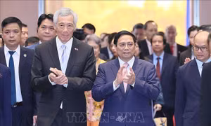Thủ tướng Phạm Minh Chính và Thủ tướng Lý Hiển Long đối thoại với lãnh đạo trẻ Việt Nam – Singapore