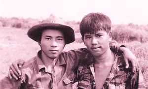Viết tiếp chuyện 'Hai người lính'