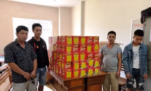 Hà Tĩnh: Bắt giữ 5 đối tượng mua bán 340kg pháo nổ 