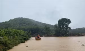 Quân khu IV hỗ trợ huyện Hương Khê tìm kiếm người dân mất tích