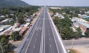 Yêu cầu nhà thầu đẩy nhanh tiến độ dự án kết nối vùng, sân bay Long Thành