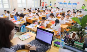 Cô giáo tiểu học và ứng dụng 'Sổ tay đến trường'