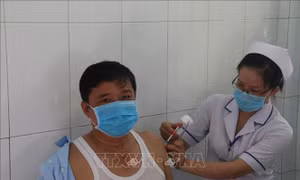 Tiền Giang triển khai tiêm chủng cho các đối tượng ưu tiên và người dân