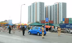 Công an Thành phố Hồ Chí Minh: Quyết liệt chống dịch, ngăn chặn tội phạm