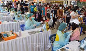 Thái Lan chuẩn bị tiêm vaccine ngừa COVID-19 cho trẻ em từ 5-11 tuổi