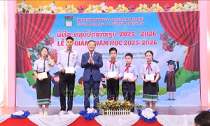Tôn vinh tiếng Việt: 'Địa chỉ đỏ' giữ gìn và phát triển tiếng Việt tại Lào