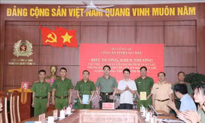 Biểu dương lực lượng phá thành công chuyên án về mua bán trái phép chất ma túy
