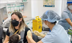 TP Hồ Chí Minh: Triển khai tiêm vaccine phòng COVID-19 cho cộng đồng người Pháp