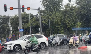 Cảnh báo mưa dông kèm lốc sét, mưa đá ở Hà Nội