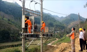 Điện về - bản Mông vui đón Tết