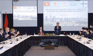 Chủ tịch Quốc hội Vương Đình Huệ dự Tọa đàm doanh nghiệp Việt Nam-Phần Lan