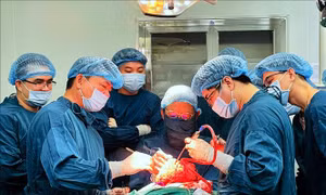 Phẫu thuật thành công cho bệnh nhân u máu vùng mặt hiếm gặp
