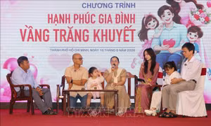 Giao lưu, tôn vinh các gia đình người khuyết tật tiêu biểu vượt khó