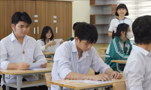 Duy trì dạy học miễn phí cho học sinh lớp 12 đến sát ngày thi tốt nghiệp THPT 2025