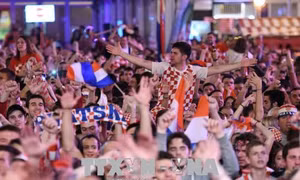 WORLD CUP 2018: Cổ động viên Croatia khuấy đảo Moskva