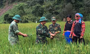 Dấu ấn quân hàm xanh nơi bản làng biên giới