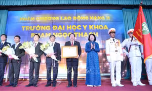 Phó Chủ tịch nước dự Lễ kỷ niệm 30 năm thành lập Trường ĐH Y khoa Phạm Ngọc Thạch