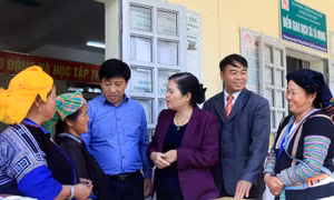 Đoàn Đại biểu Quốc hội tỉnh Lai Châu tiếp xúc cử tri huyện Than Uyên