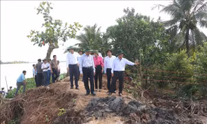 Vĩnh Long khẩn trương xử lý sạt lở, lên phương án di dời dân ở cồn Thanh Long