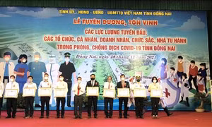 Đồng Nai: Tuyên dương các lực lượng tuyến đầu trong phòng, chống dịch COVID-19