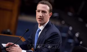 CEO Facebook đối mặt tranh cãi về việc siêu du thuyền từ chối hỗ trợ tàu mắc cạn