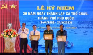 Xã đảo Thổ Châu đẩy mạnh khai thác đánh bắt hải sản và dịch vụ hậu cần nghề cá