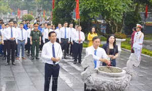Dâng hương tưởng nhớ nhân 114 năm Ngày sinh Tổng Bí thư Nguyễn Văn Cừ