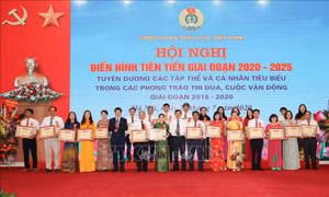 Công đoàn Giáo dục Việt Nam tuyên dương 34 tập thể và 138 cá nhân tiêu biểu