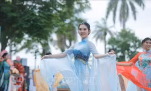 Festival Huế 2024: Duyên dáng áo dài Việt Nam