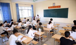 Hỗ trợ thí sinh vùng khó đi thi
