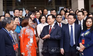 Chủ tịch Quốc hội gặp mặt những người làm công tác xuất bản tiêu biểu