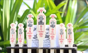 Giữ lại ký ức Tết xưa bằng nghề làm xăm hường truyền thống