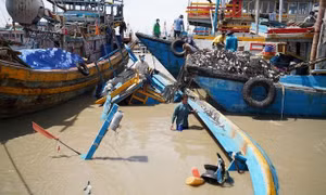 Bình Thuận: Trục vớt được 10 tàu cá bị chìm do mưa lũ