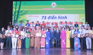 Tuyên dương 73 gương điển hình 'Hoa việc thiện'