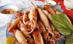 Hà Tĩnh níu chân du khách mùa 'mực nhảy'