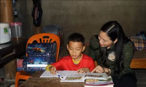 'Mẹ đỡ đầu' của trẻ em có hoàn cảnh khó khăn