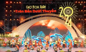 Đặc sắc chợ hoa Xuân 'Trên bến dưới thuyền'