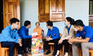 Quảng Trị: Chăm lo Tết cho người nghèo, gia đình chính sách