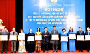 Xây dựng đội ngũ công nhân Thủ đô vững vàng chính trị, giỏi nghề nghiệp