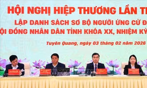 Tổ chức lấy ý kiến nhận xét và tín nhiệm của cử tri nơi cư trú theo đúng quy định