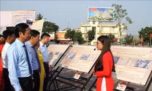 Triển lãm 'Quảng Trị - Dấu ấn lịch sử qua tài liệu lưu trữ'