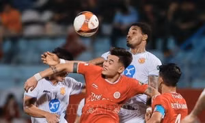 V.League 1: Cuộc đua khó đoán định